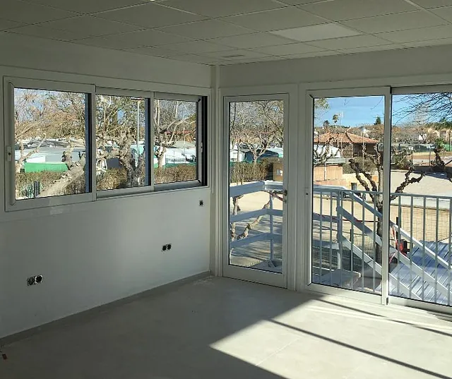 Cristaltec Fusteria D'Alumini interior de casa